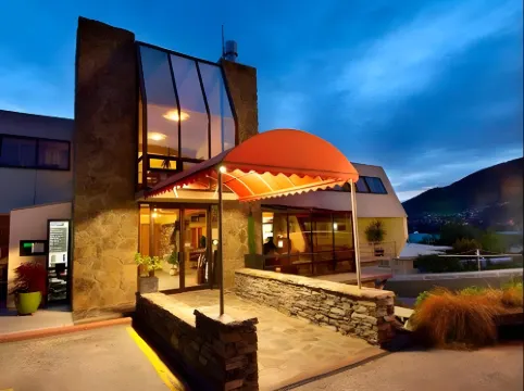 Earnslaw Lodge