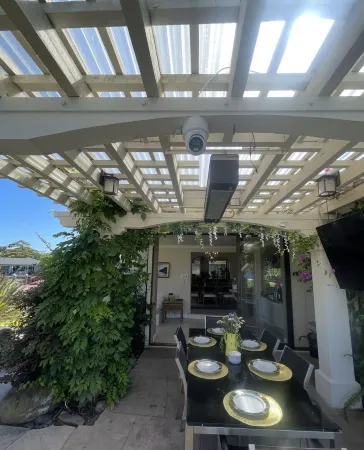 Tranquil Waterfront Retreat Haven