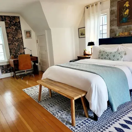 Heart of Eugene ~ Cozy Vintage Home/2 min to UO