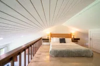 Renovated Condo on Golf Course