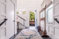 4 Br Luxury Designer Home Hot Tub, Parking Garage Near San Francisco UC Berkeley