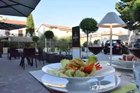 Le Grazie Hotel Hotels in Santa Maria degli Angeli