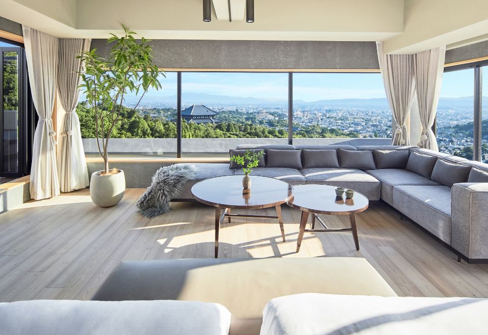 [헤이조 호텔의 야외 수영장 전경]