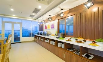 Golden Light Hotel