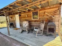 Private, quiet, rustic cabin. Minutes from Old Tunnel State Park - Chalets