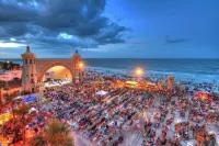 NEW Oceanfront Luxe Beach Escape @ Ocean Walk Resort + 4 Pools + Lazy River
