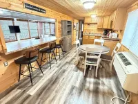 Cozy Cabin of the Ozarks Lake View Cabin 拉塞爾住宿飯店