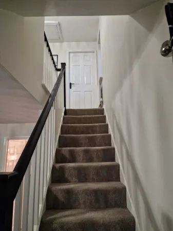 Entire luxurious 3 bedroom house in Wigan,Greater Manchester with free parking.