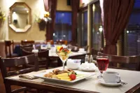 Auberge Royal Versailles Hotels in Repentigny