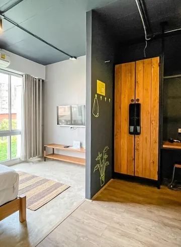 ห้องดีลักซ์ เตียงใหญ่ 1 เตียง