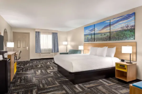 Days Inn by Wyndham Paris Hotels in 