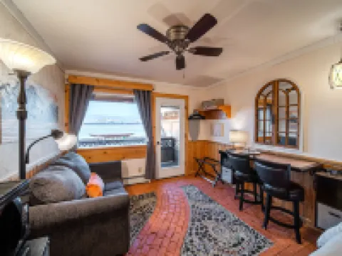 Homer Inn & Spa Hotels in Homer