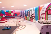 아포제 쿠르슈벨, 외트커 호텔