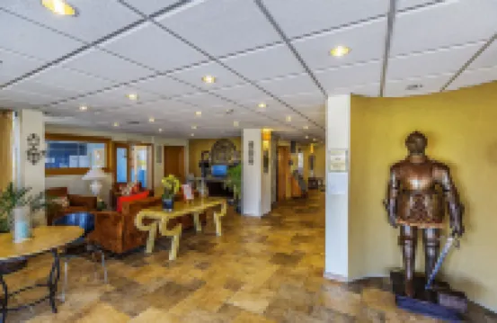 Crusader Oceanfront Resort