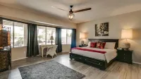 Spectacular Golf Course Home with Pool and Views Hotels near Verizon