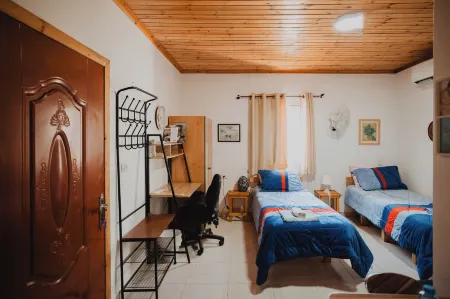 Khan Alsira - חאן אלסרה