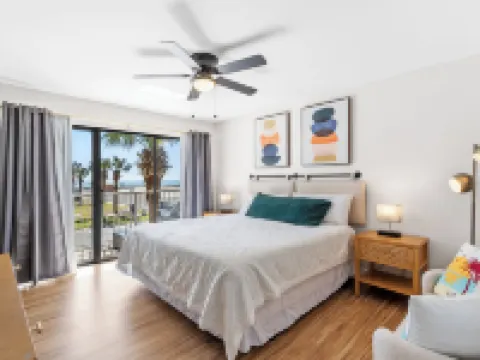 Seaside Beach & Racquet Condos Hotels in Orange Beach