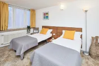 Bella Villa Apartments - Beach