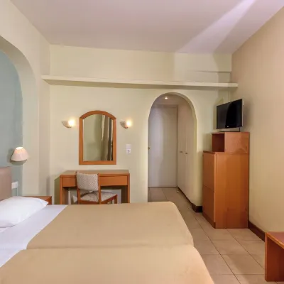 إل جريكو هوتل Hotels near نافورة موروسيني