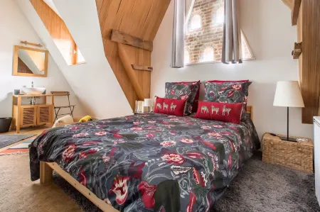 Le Pigeonnier, Maison d'hôtes et Spa Отели рядом с достопримечательностью «IESEG School Of Management»