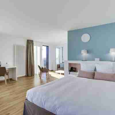 Hôtel des Patients Rooms