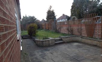 Cherry Palace 3 Bd Parking Spaces Groups
