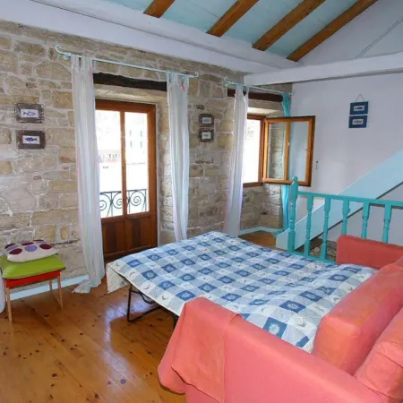 Spiros Jetty House Walk to Beach Sea Views A C Car Not Required - 302