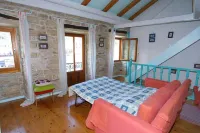 Spiros Jetty House Walk to Beach Sea Views A C Car Not Required - 302 - 3-Star