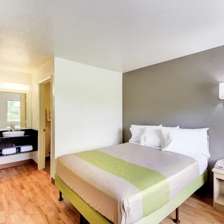 Studio 6 Midwest City, OK - Oklahoma City