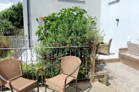 Priory Cottage - Luxury Cottage, Near to Beach