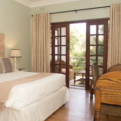 Motsamai Lodge Hotels near Cowdray Park Terminus Shops