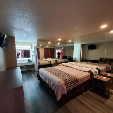 River Inn Motel Отели в г. Беар