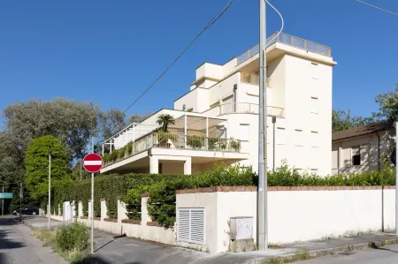 Casa Michelangelo, a Luxury Retrat in Viareggio Close to the Passeggiata