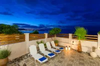 Villa Elizabeth - Seafront Classic Villa! Hotels in Argassi
