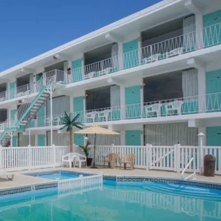 Island Breeze Motel