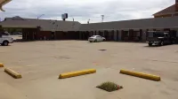 Sagamar Inn - parking