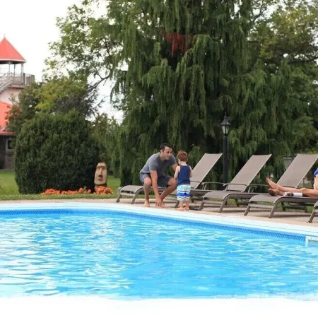 Hessenland Inn & Schatz Winery