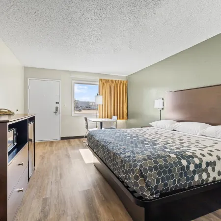 Bend Inn & Suites