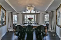 La Maison Mirch - Luxe Design Retreat Hotels in Reems Creek