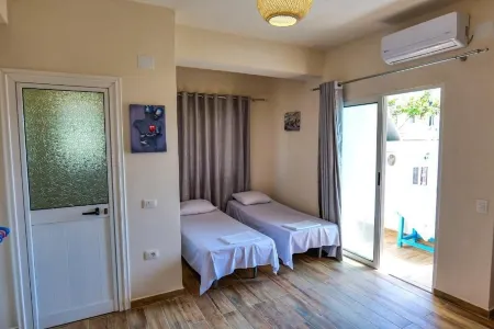 Joyous Apartments Отели рядом с достопримечательностью «Saranda Municipality public beach»