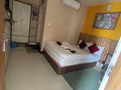 Bharatpur Hotels near Jorkusum park