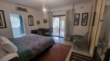 The Gallery Boutique Hotel Отели рядом с достопримечательностью «Roman Catholic Church»