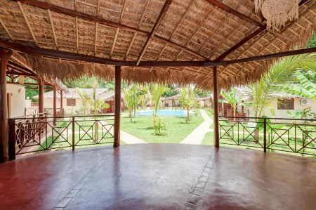 Blue Sky Resort Отели рядом с достопримечательностью «Palm Beach»