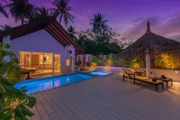 Malahini Kuda Bandos Resort - Pools