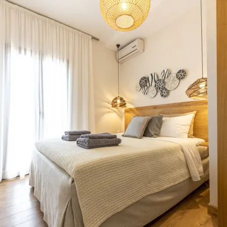 2B Luxurious Villa Io, with Private Pool and Stunningt Sea Views