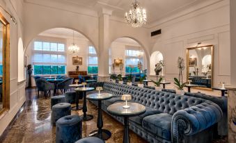 Majestic Palace Hotel
