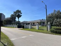 3-bedroom in Davie . WiFi, AC. Pool ,near to Sawgrass Mall, Hard Rock ,F Garden,
