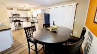2 Levels 2 Bedrooms with Office Spaces
