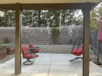 High Ceiling & Amazing backyard & family Kids friendly