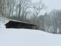 Family Friendly Cozy Cabin Located On The Shenandoah River. Hotels in Page County